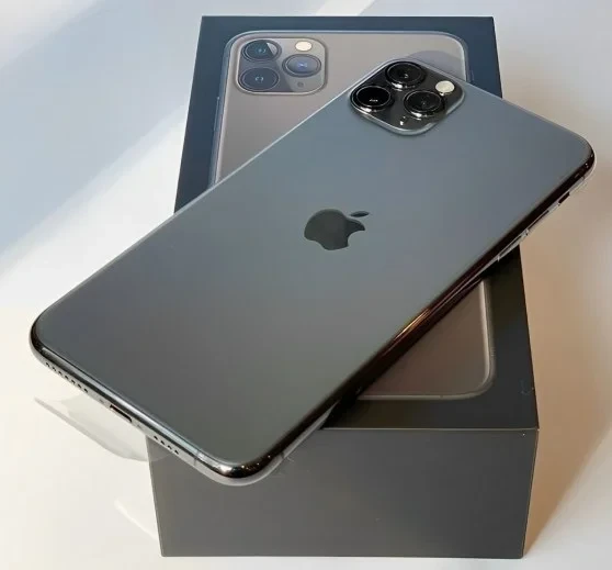 BRAND NEW  APPLE iPHONE 11 PRO