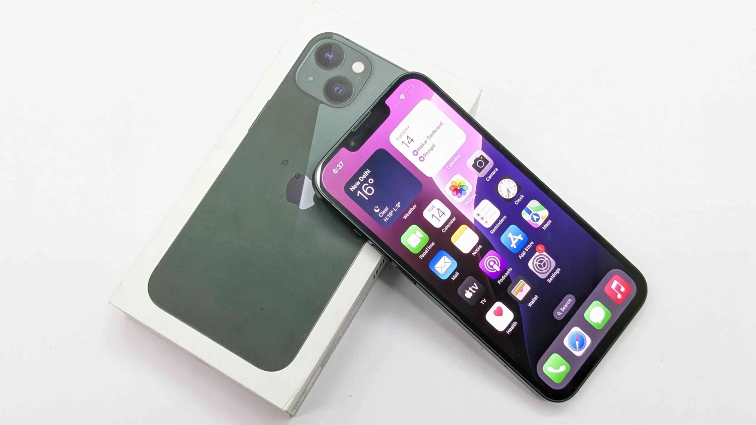 BRAND NEW APPLE iPHONE 13